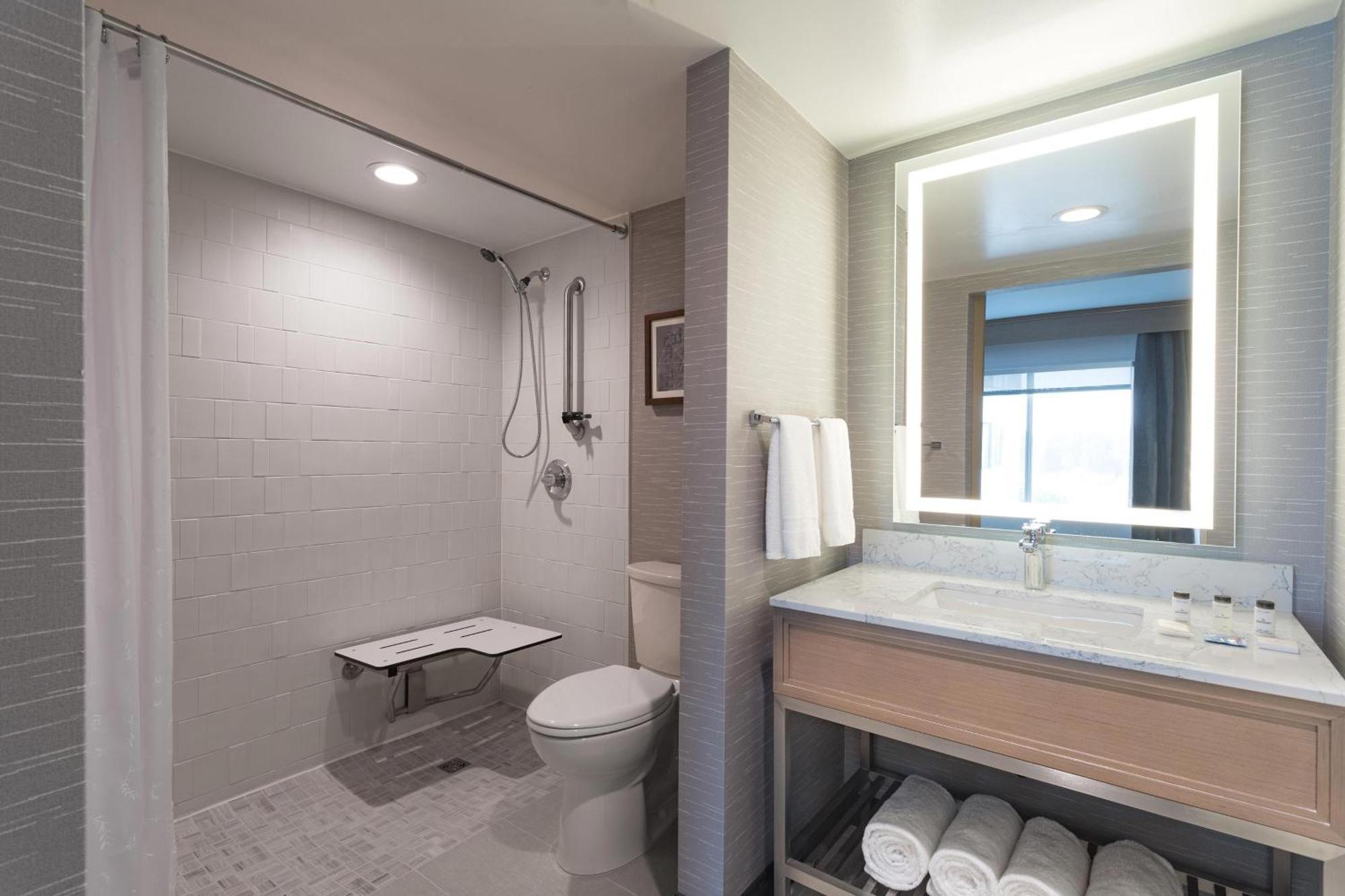 Sheraton Suites Columbus Worthington מראה חיצוני תמונה